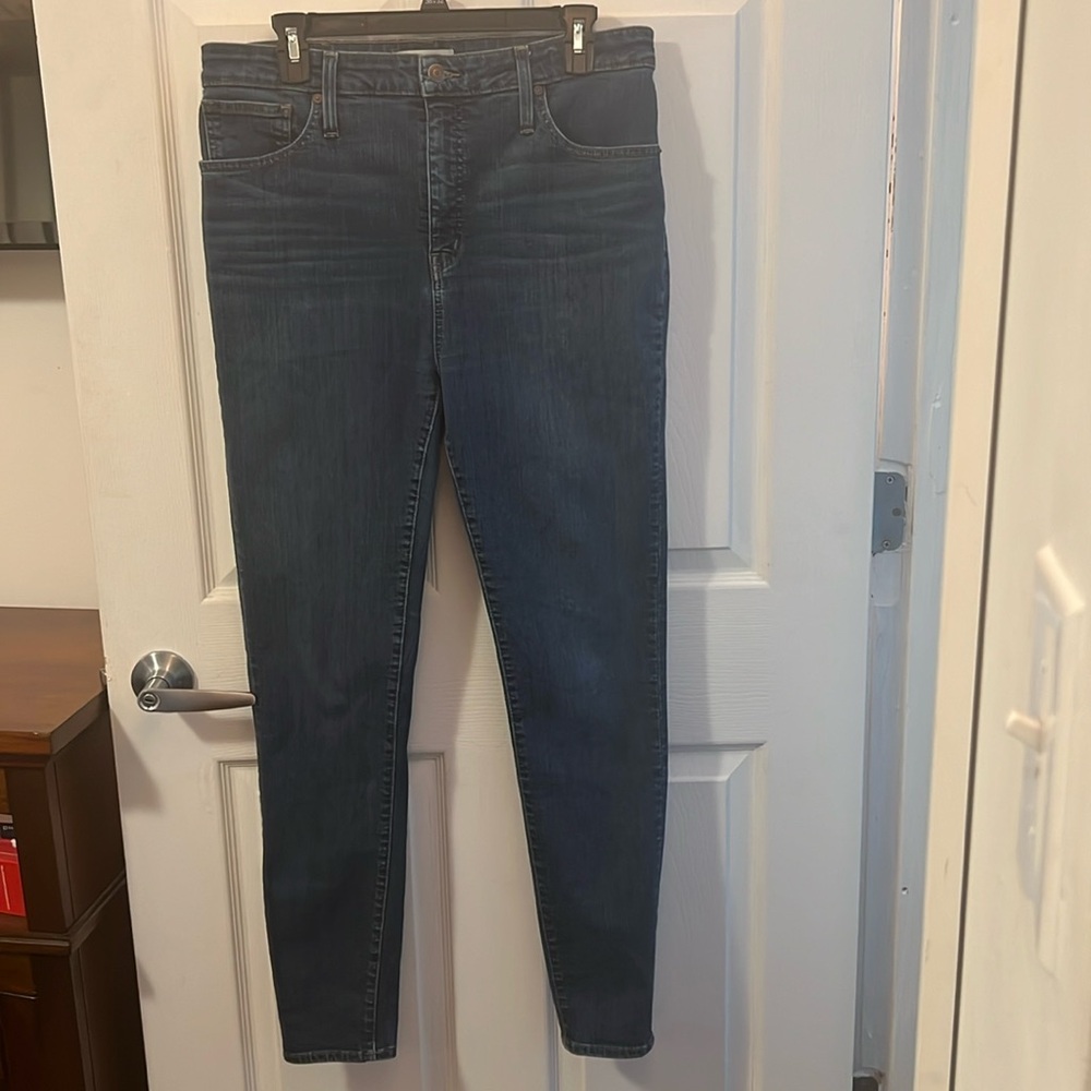 Madewell dark wash women’s skinny jeans